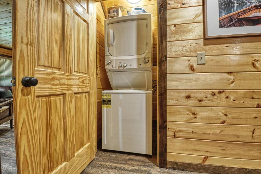 Adventure Retreat/Cabin/Pool+Hot Tub/Game Room+Theater Sevierville Exterior foto