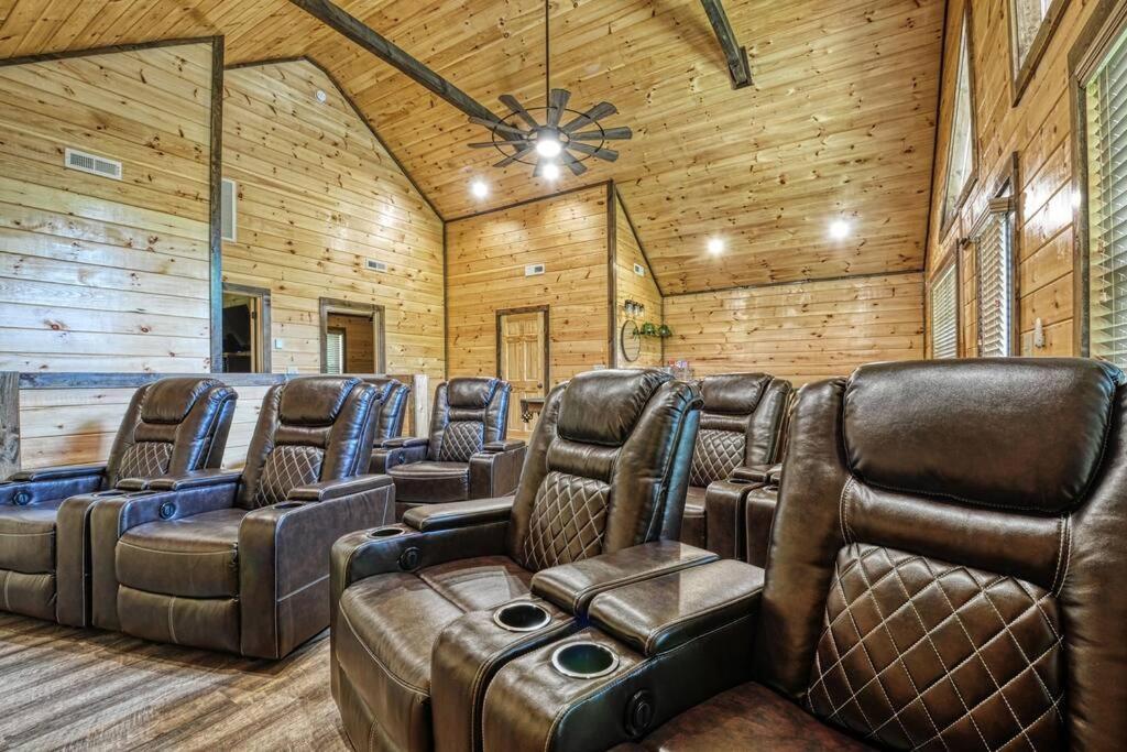 Adventure Retreat/Cabin/Pool+Hot Tub/Game Room+Theater Sevierville Exterior foto