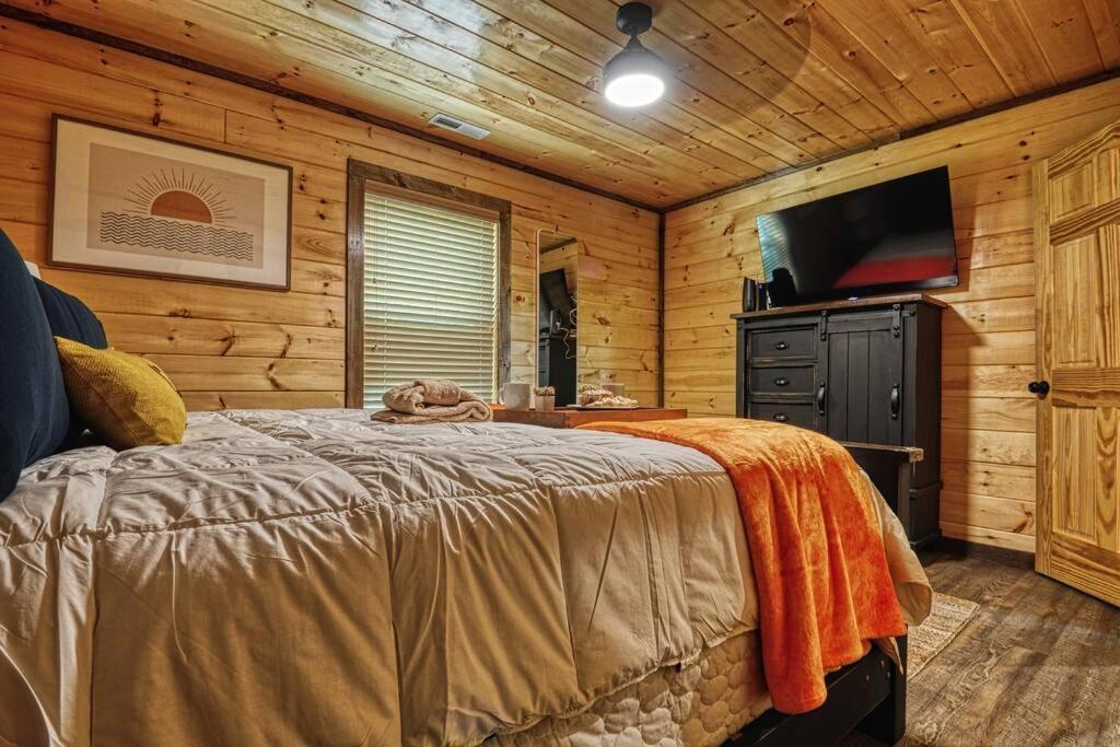 Adventure Retreat/Cabin/Pool+Hot Tub/Game Room+Theater Sevierville Exterior foto
