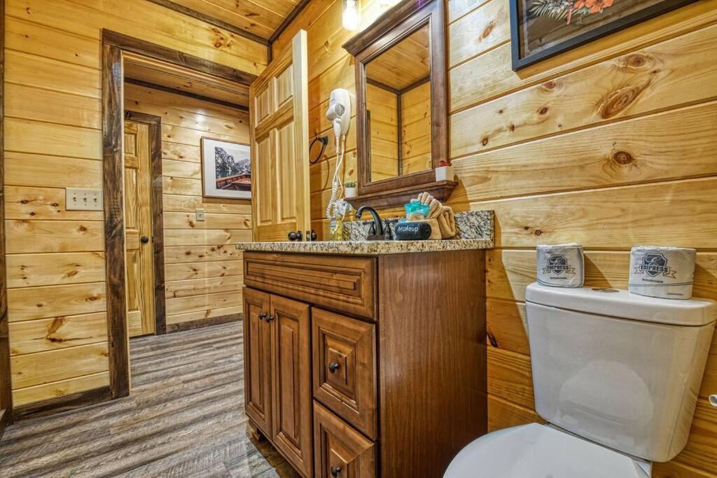Adventure Retreat/Cabin/Pool+Hot Tub/Game Room+Theater Sevierville Exterior foto