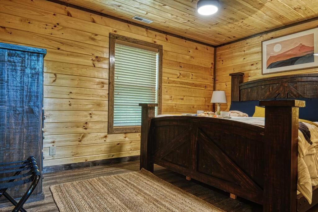Adventure Retreat/Cabin/Pool+Hot Tub/Game Room+Theater Sevierville Exterior foto