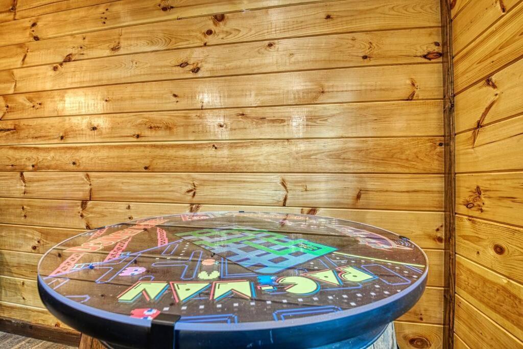 Adventure Retreat/Cabin/Pool+Hot Tub/Game Room+Theater Sevierville Exterior foto