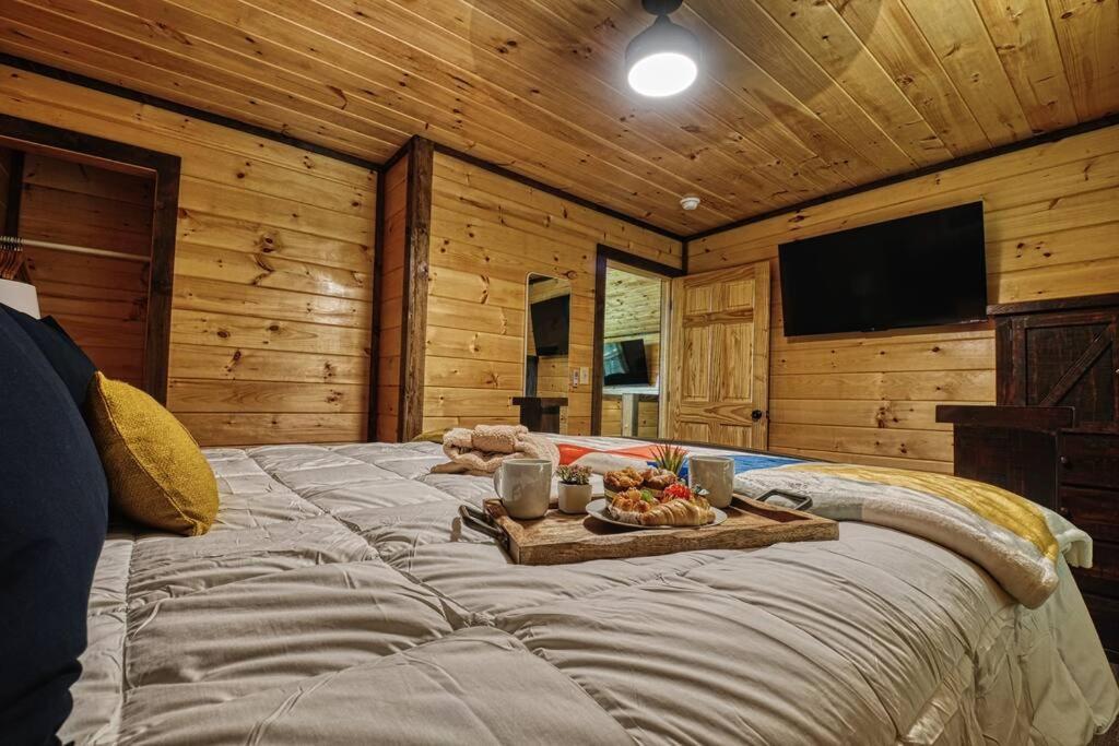 Adventure Retreat/Cabin/Pool+Hot Tub/Game Room+Theater Sevierville Exterior foto