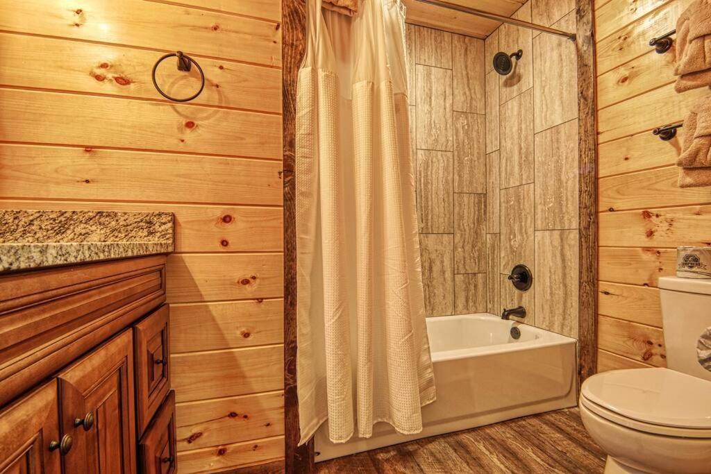 Adventure Retreat/Cabin/Pool+Hot Tub/Game Room+Theater Sevierville Exterior foto