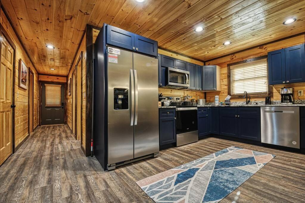 Adventure Retreat/Cabin/Pool+Hot Tub/Game Room+Theater Sevierville Exterior foto