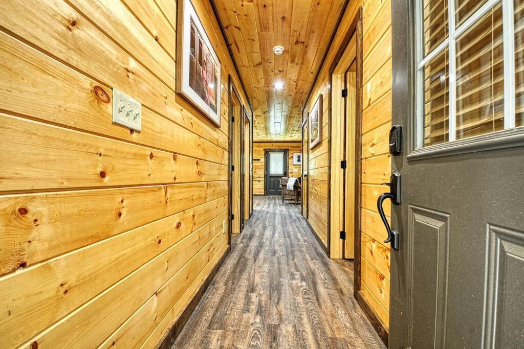 Adventure Retreat/Cabin/Pool+Hot Tub/Game Room+Theater Sevierville Exterior foto
